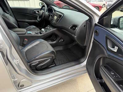 2017 Chrysler 200, $10743. Photo 11