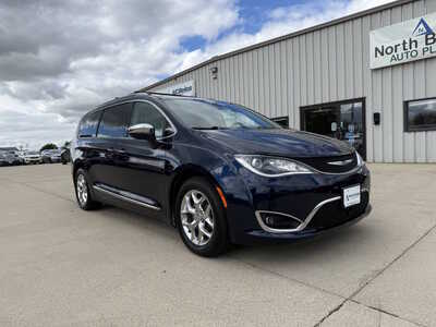 2017 Chrysler Pacifica, $15430. Photo 1