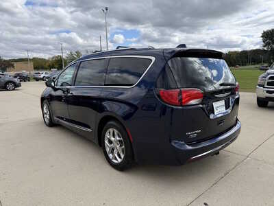 2017 Chrysler Pacifica, $15430. Photo 3