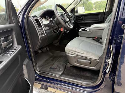 2015 RAM 2500 Crew Cab, $13624. Photo 5