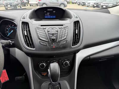 2016 Ford Escape, $3777. Photo 8
