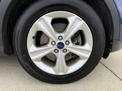 2016 Ford Escape, $3777. Photo 10