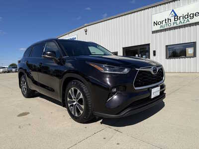 2021 Toyota Highlander, $27778. Photo 1