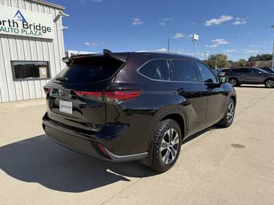 2021 Toyota Highlander, $27778. Photo 4