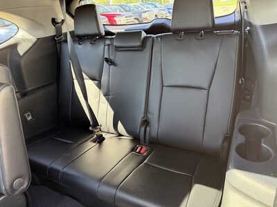 2021 Toyota Highlander, $35975. Photo 7