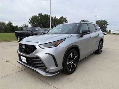 2021 Toyota Highlander, $30948. Photo 2