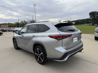 2021 Toyota Highlander, $30948. Photo 3
