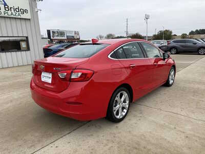 2018 Chevrolet Cruze, $11949. Photo 4