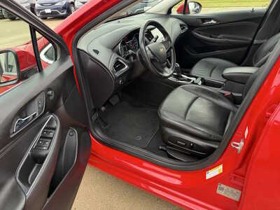 2018 Chevrolet Cruze, $11949. Photo 5