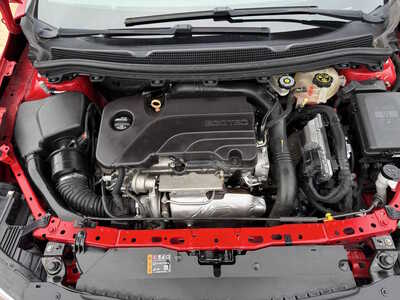 2018 Chevrolet Cruze, $11949. Photo 9