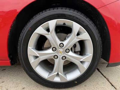 2018 Chevrolet Cruze, $11949. Photo 10