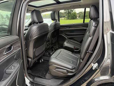 2022 Jeep Grand Cherokee L, $29887. Photo 6