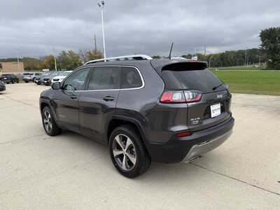 2021 Jeep Cherokee, $21746. Photo 3