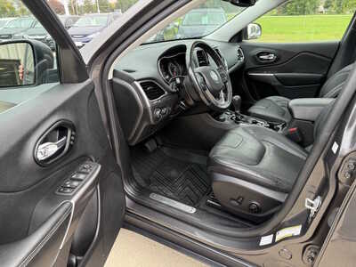 2021 Jeep Cherokee, $21746. Photo 5