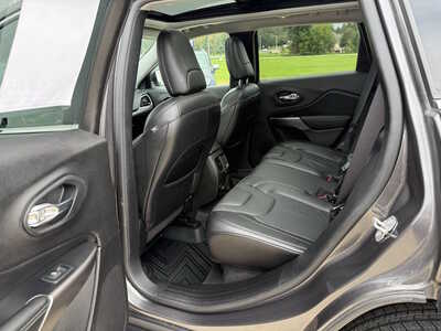 2021 Jeep Cherokee, $21746. Photo 6