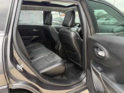 2021 Jeep Cherokee, $21746. Photo 12
