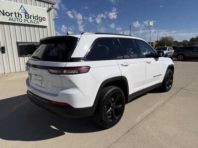 2023 Jeep Grand Cherokee, $26792. Photo 4