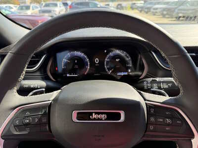 2023 Jeep Grand Cherokee, $26792. Photo 7