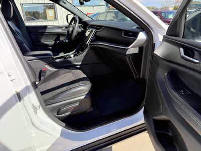2023 Jeep Grand Cherokee, $26792. Photo 11