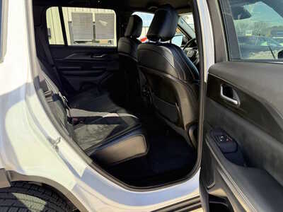 2023 Jeep Grand Cherokee, $26792. Photo 12