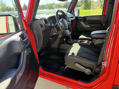 2016 Jeep Wrangler Unlimited, $19781. Photo 5
