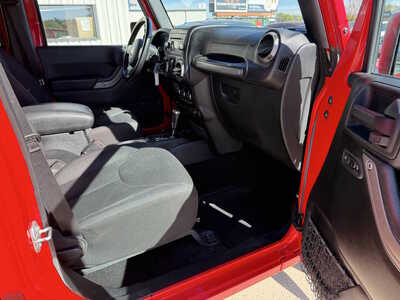 2016 Jeep Wrangler Unlimited, $19781. Photo 11