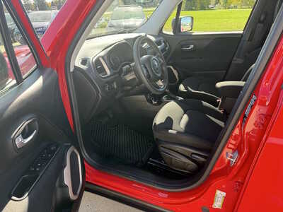 2017 Jeep Renegade, $15983. Photo 5