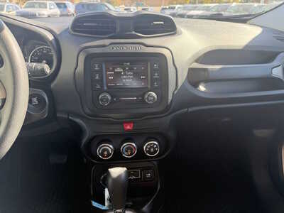 2017 Jeep Renegade, $15983. Photo 8