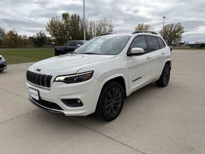 2019 Jeep Cherokee, $14747. Photo 2
