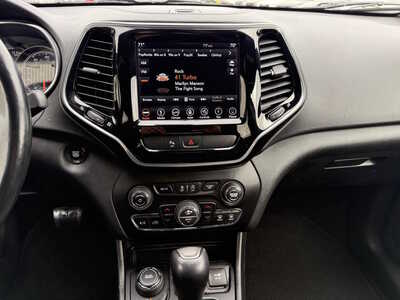 2019 Jeep Cherokee, $14747. Photo 8