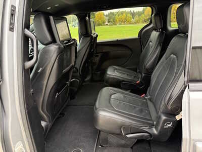 2018 Chrysler Pacifica, $12656. Photo 6