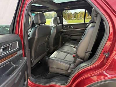 2017 Ford Explorer, $9971. Photo 6
