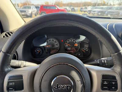 2017 Jeep Compass, $8760. Photo 7