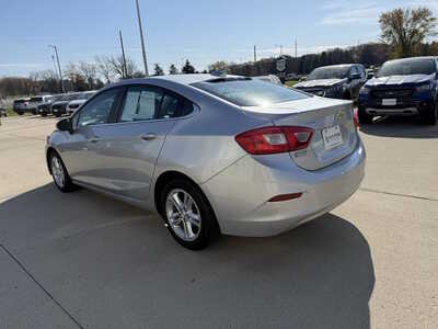 2016 Chevrolet Cruze, $9790. Photo 3