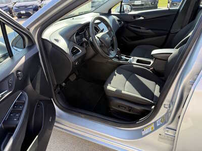 2016 Chevrolet Cruze, $9790. Photo 5