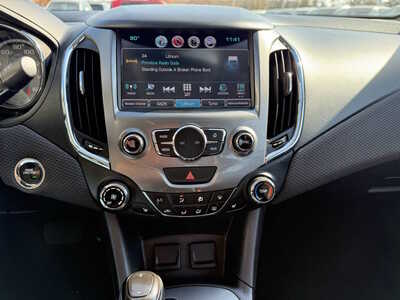 2016 Chevrolet Cruze, $9790. Photo 8