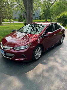 2017 Chevrolet Volt, $10500. Photo 1