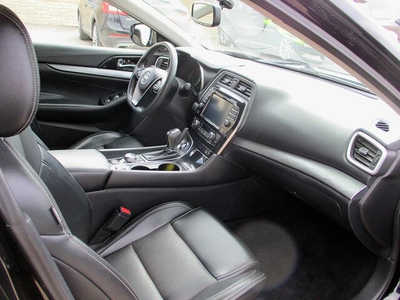 2017 Nissan Maxima, $13495. Photo 5