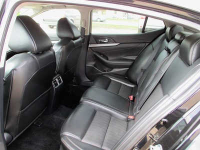 2017 Nissan Maxima, $13495. Photo 7
