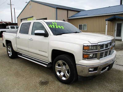 2015 Chevrolet 1500 Crew Cab, $17295. Photo 2