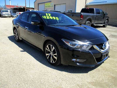 2017 Nissan Maxima, $12495. Photo 2