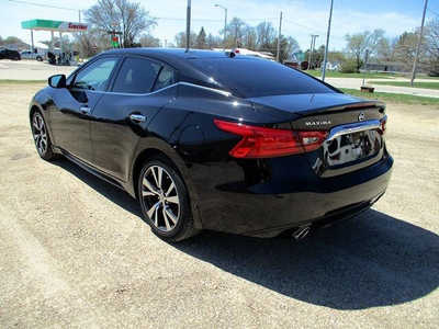 2017 Nissan Maxima, $12495. Photo 3