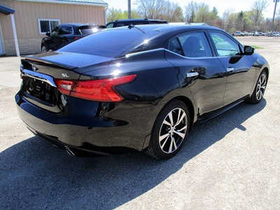 2017 Nissan Maxima, $12495. Photo 4