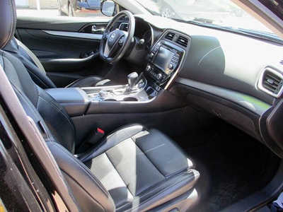 2017 Nissan Maxima, $12495. Photo 5