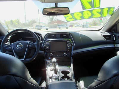 2017 Nissan Maxima, $12495. Photo 6