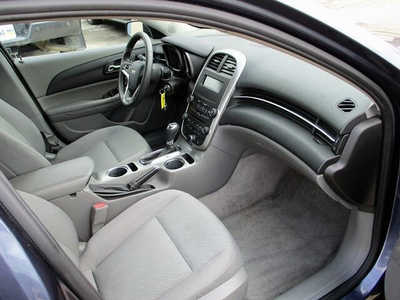 2015 Chevrolet Malibu, $7495. Photo 5