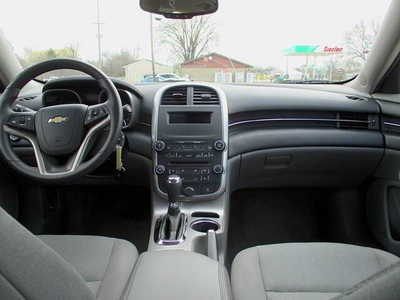 2015 Chevrolet Malibu, $7495. Photo 6
