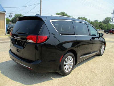 2018 Chrysler Pacifica, $10795. Photo 4