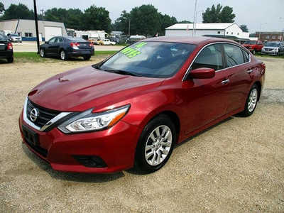 2016 Nissan Altima, $10795. Photo 1