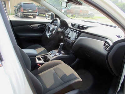 2020 Nissan Rogue, $12995. Photo 5